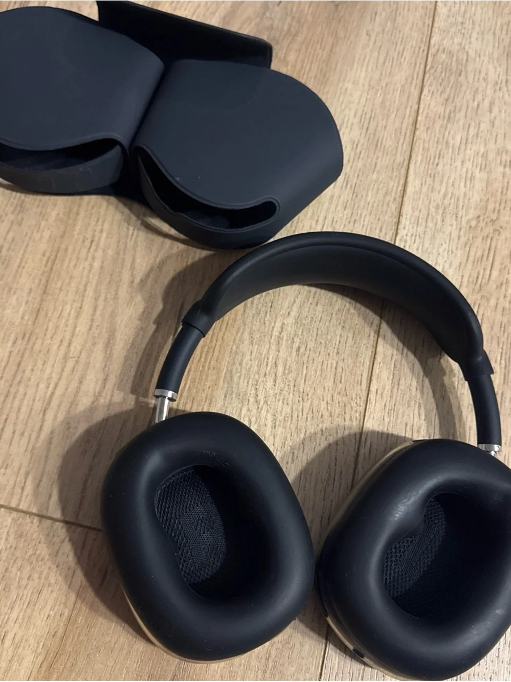 Apple AirPods Max 2 with USB C Over-Ear Headphones Black